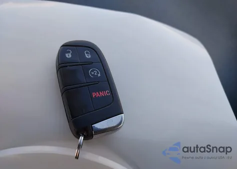 2016 Jeep Renegade Latitude из США, поврежденный, VIN ZACCJABT8GPD79793